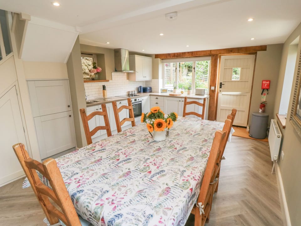 Cottage | Interior