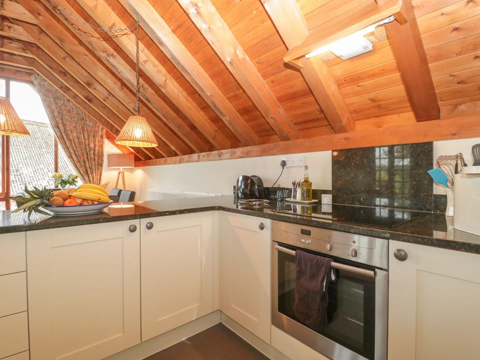 Cottage | Private kitchen | Fridge, microwave, dishwasher, electric kettle