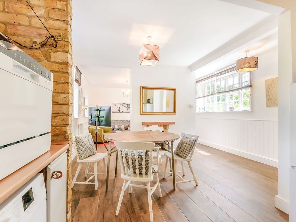 Cottage | Private kitchen | Fridge, microwave, dishwasher, electric kettle