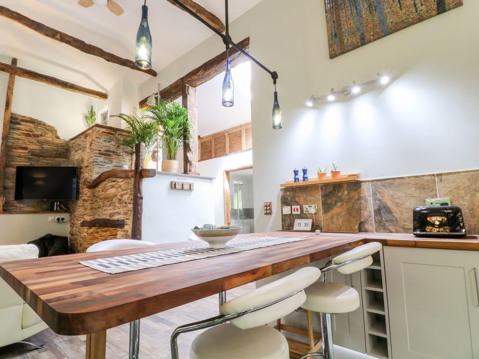Cottage | Private kitchen | Fridge, microwave, dishwasher, electric kettle