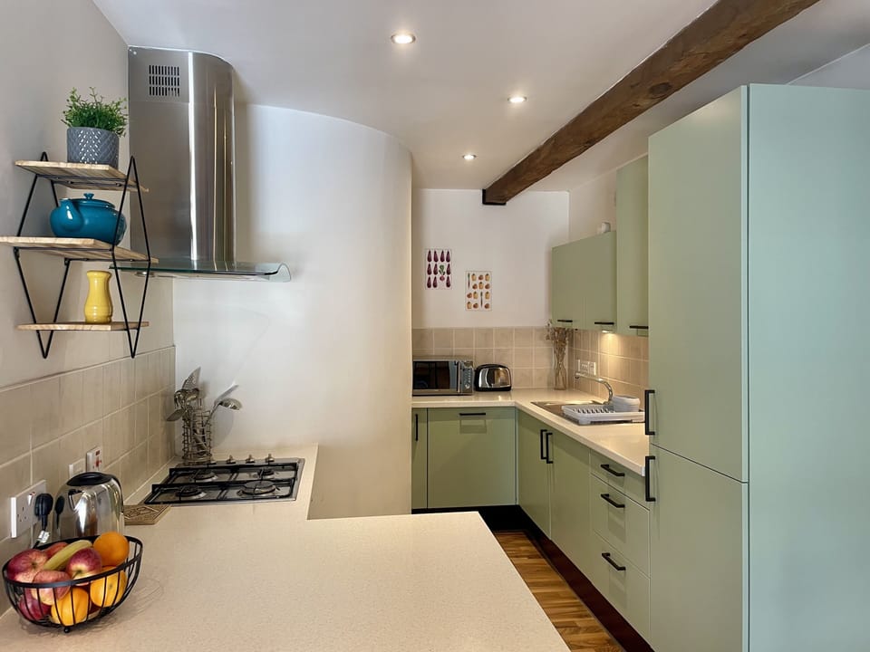 Cottage | Private kitchen | Fridge, microwave, dishwasher, electric kettle