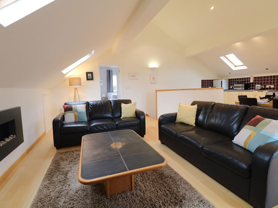 Cottage | Living room | Fireplace