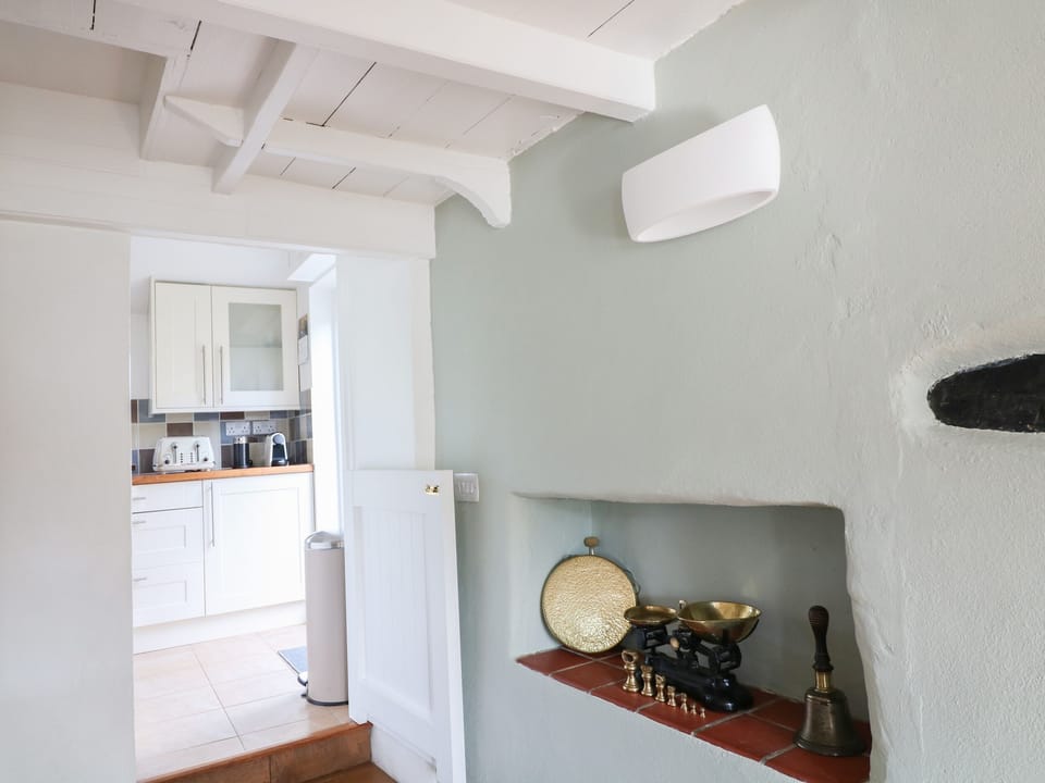 Cottage | Private kitchen | Fridge, microwave, dishwasher, electric kettle