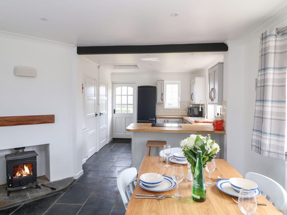 Cottage | Interior