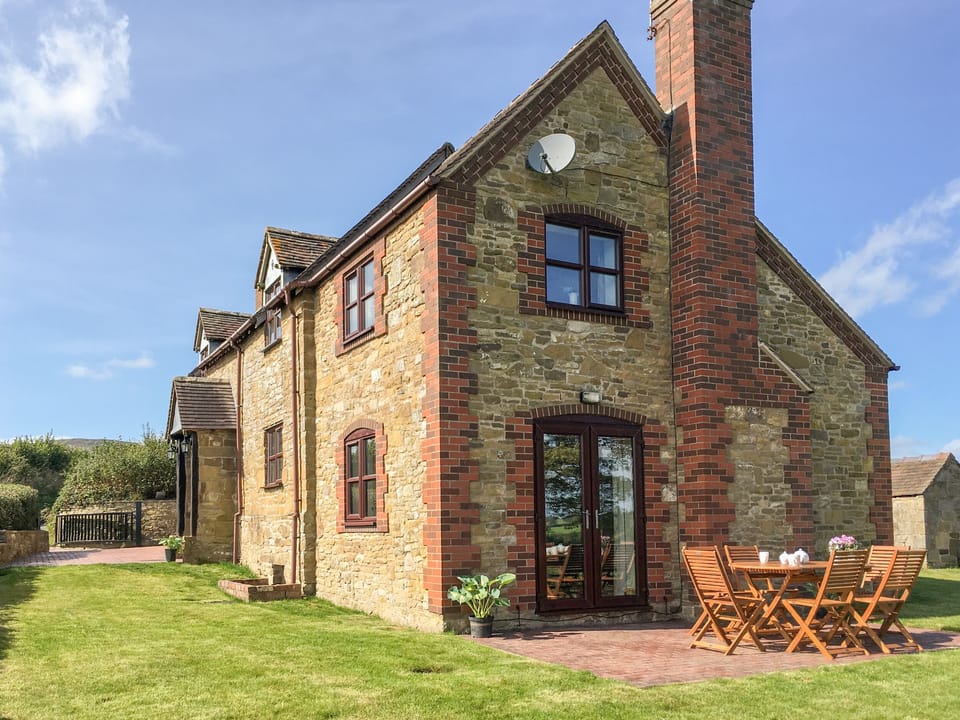 Cottage | Interior