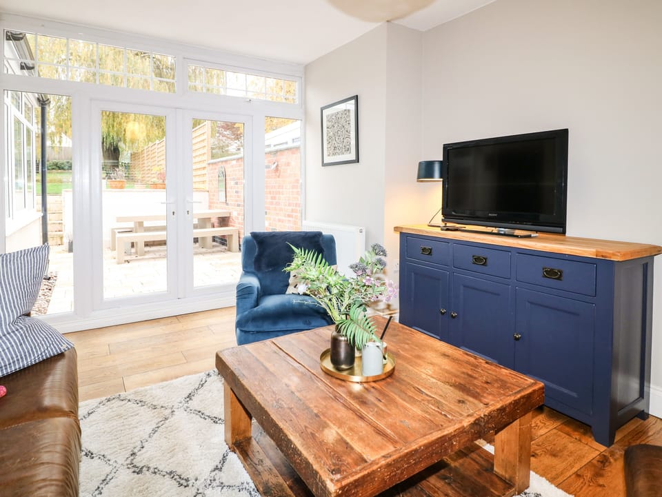 Cottage | Living room | Fireplace