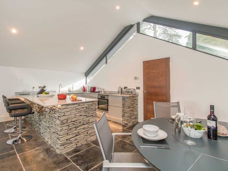 Cottage | Private kitchen | Fridge, microwave, dishwasher, electric kettle