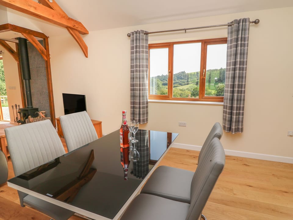 Cottage | Private kitchen | Fridge, dishwasher, electric kettle, toaster