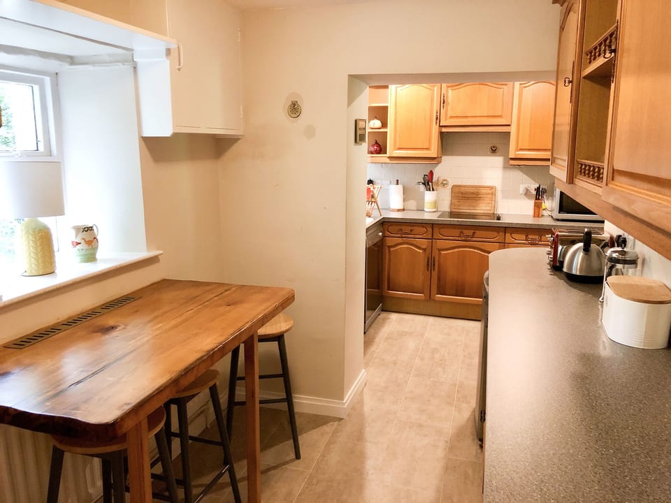 Cottage | Private kitchen | Fridge, dishwasher, electric kettle, toaster