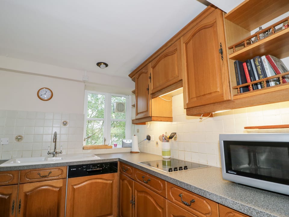 Cottage | Private kitchen | Fridge, dishwasher, electric kettle, toaster