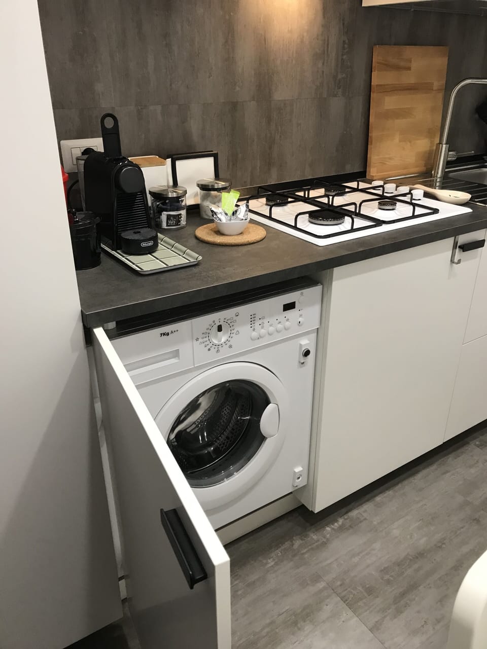 Apartment, 1 Bedroom | Private kitchen | Fridge, oven, stovetop, electric kettle