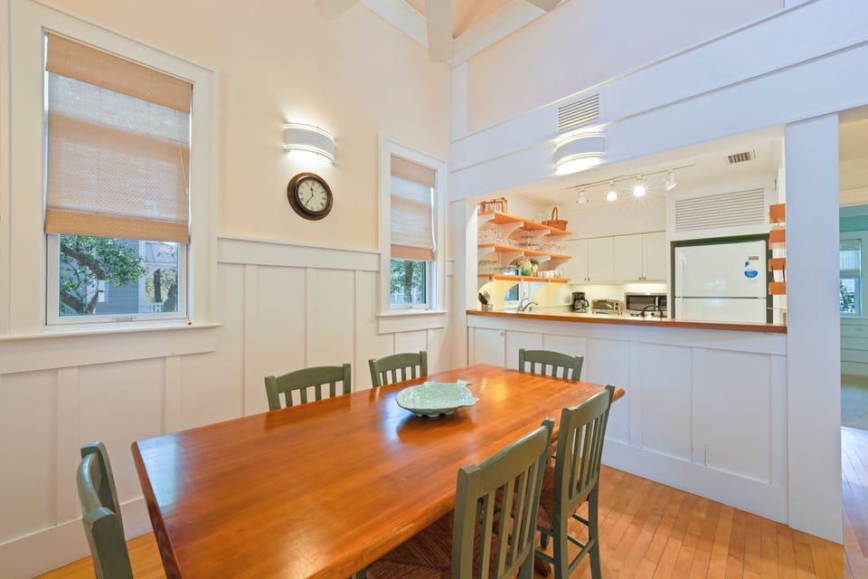 DINING AREA FOR SIX ADJACENT TO LIVING AREA