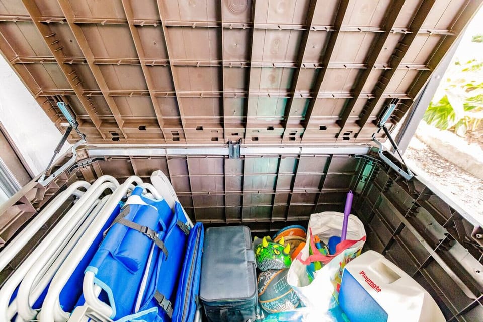 All the beach/pool equipment you could possiably need for your vacation. Located on the Lanai.