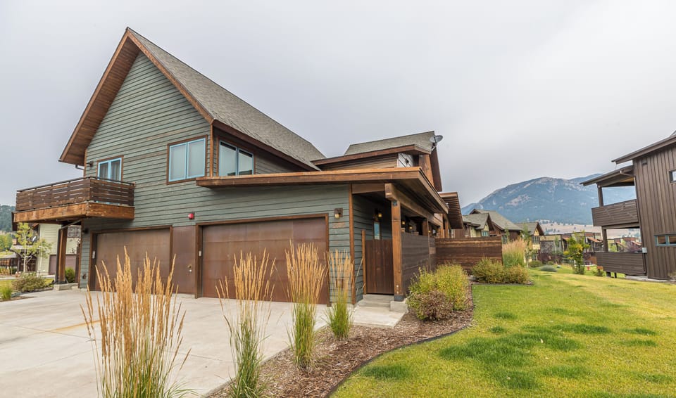 Exterior view of 210B Pheasant Tail