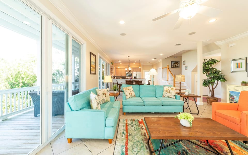 House, Multiple Beds (Banana Breeze) | Living room