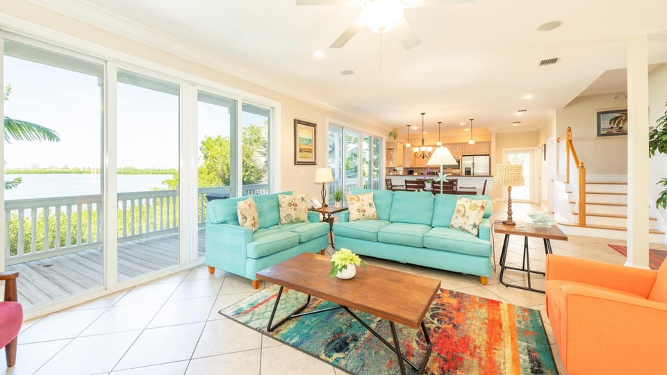 House, Multiple Beds (Banana Breeze) | Living room