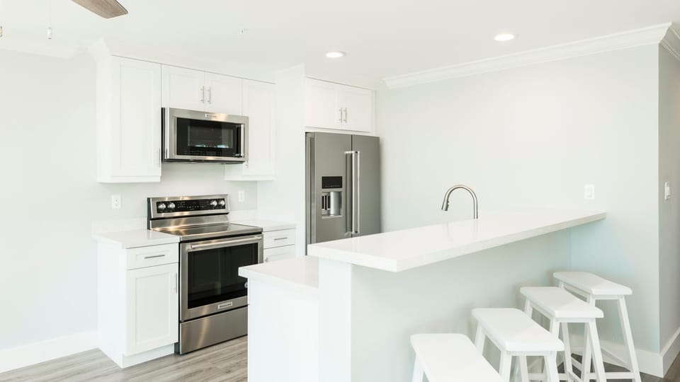 Condo, Multiple Beds, Bay View (Upper Bayview North) | Private kitchen