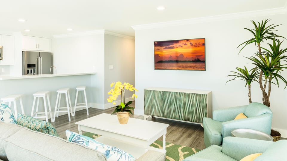 Condo, Multiple Beds, Bay View (Upper Bayview North) | Living room