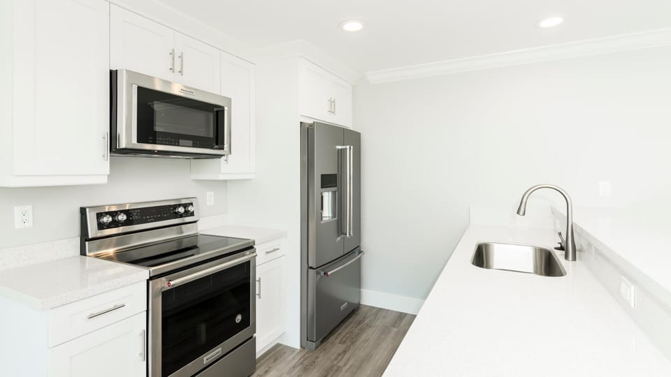 Condo, Multiple Beds, Bay View (Upper Bayview North) | Private kitchen