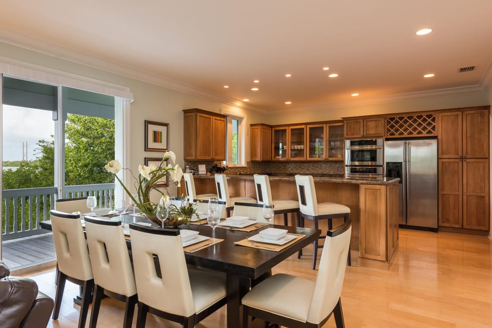 House, Multiple Beds (Paris Mango) | Private kitchen