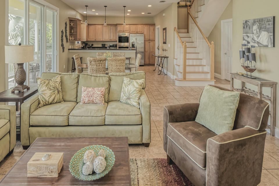 House, Multiple Beds (Havana Daydream) | Living room