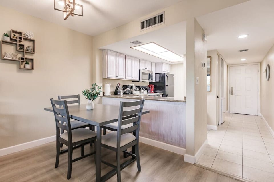 Dining area with bench seat.