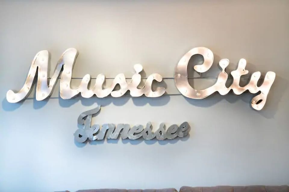 Fun, Nashville themed decor!