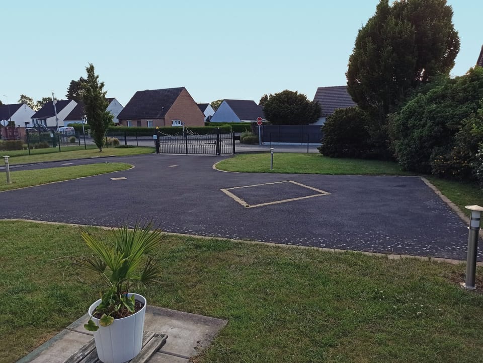 Sport court