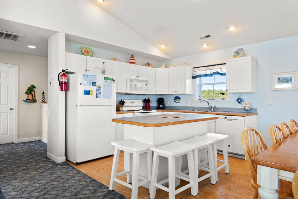 SR412: Hamps Landing l Top Level Kitchen