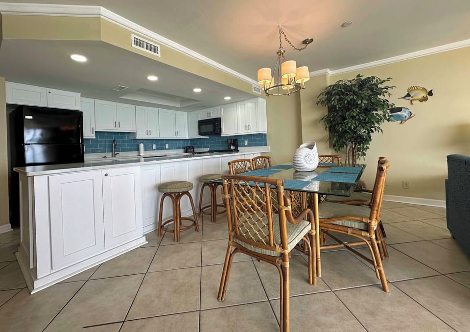 Additional Countertop Seating