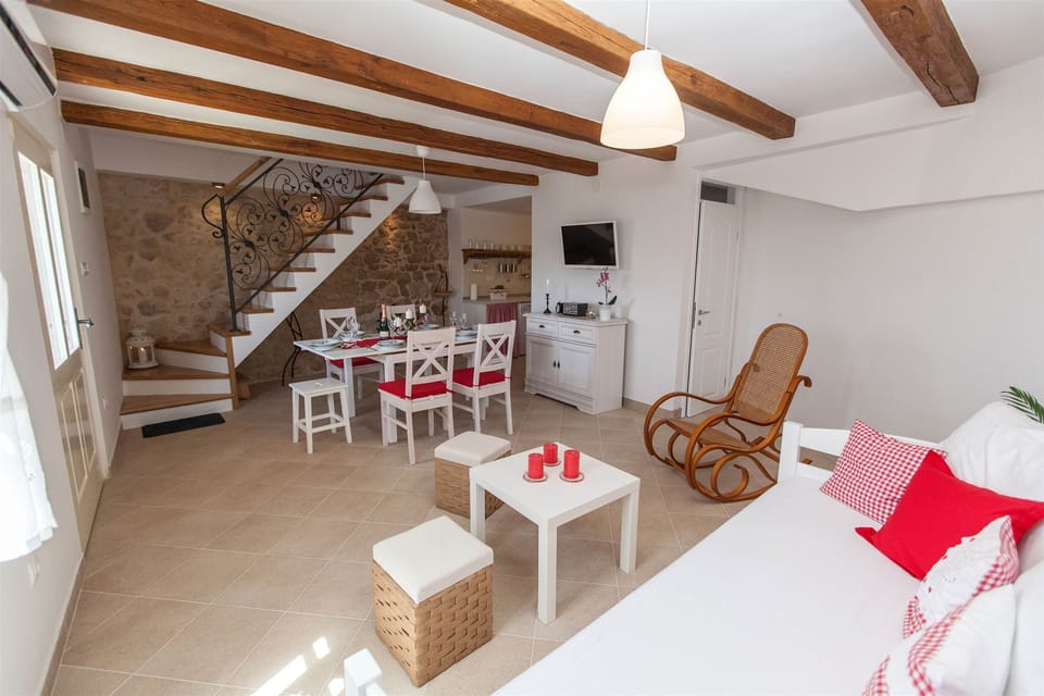 Villa | Dining
