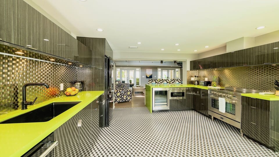 You'll have everything needed to prepare a meal at home in between enjoying the fantastic array of Old Town restaurant options...
