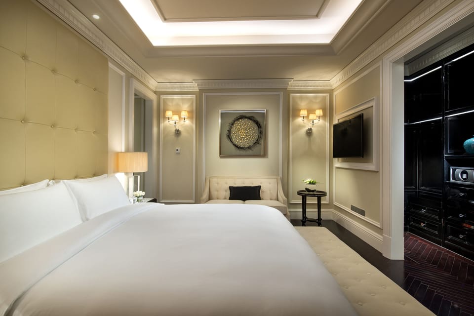 Premium bedding, down comforters, minibar (some free items)