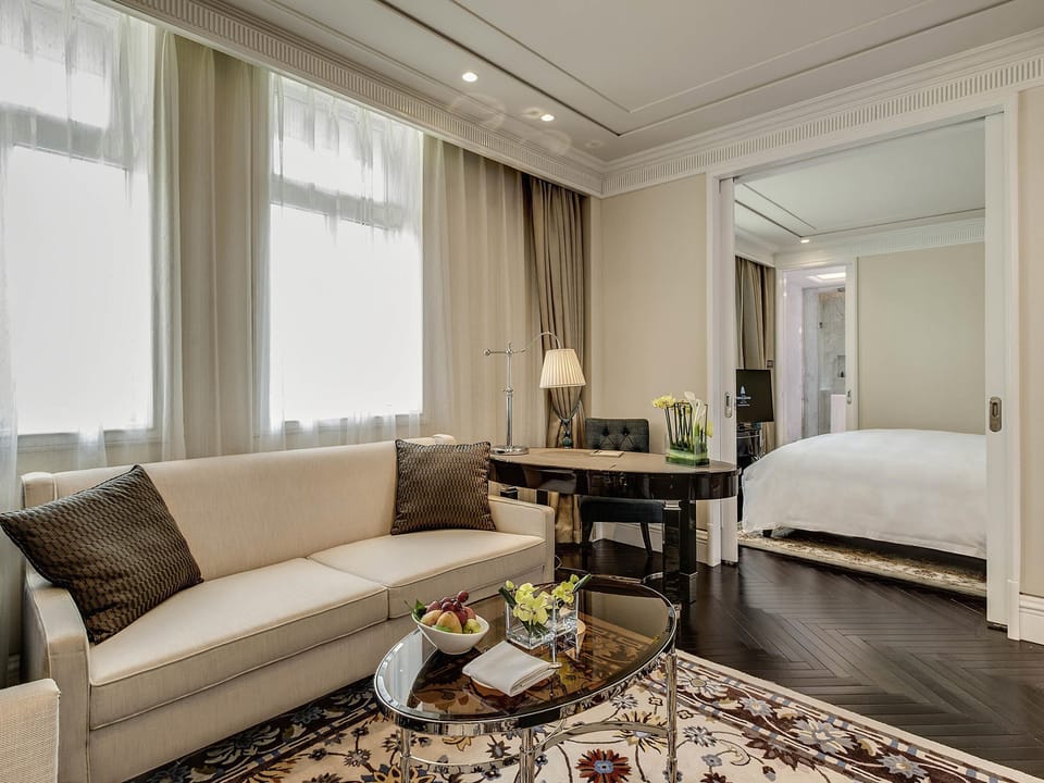 Suite, 1 King Bed, Garden View (Prestige) | Premium bedding, down comforters, minibar (some free items)