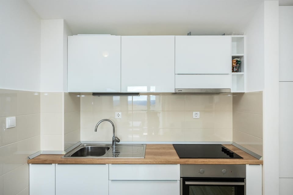 House | Private kitchen | Fridge, oven, stovetop, electric kettle