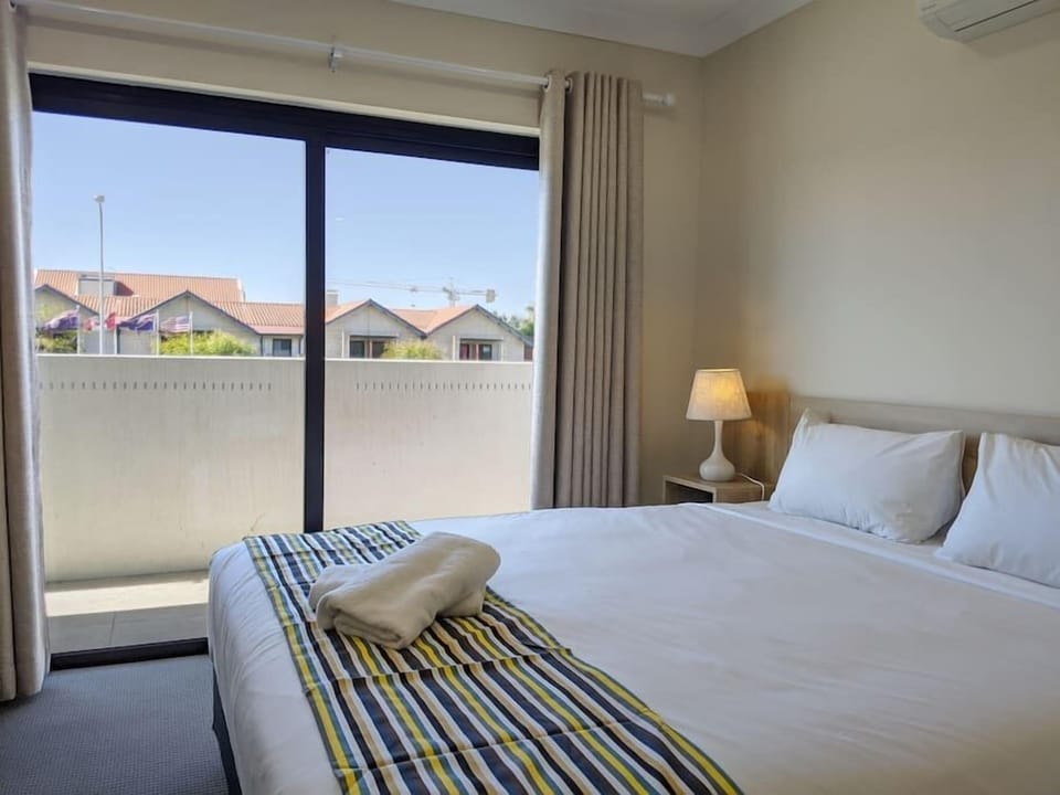 IV. 3BR 2K2S(x05x09)Stylish 3 bedroom apartment in Windsor, Brisbane