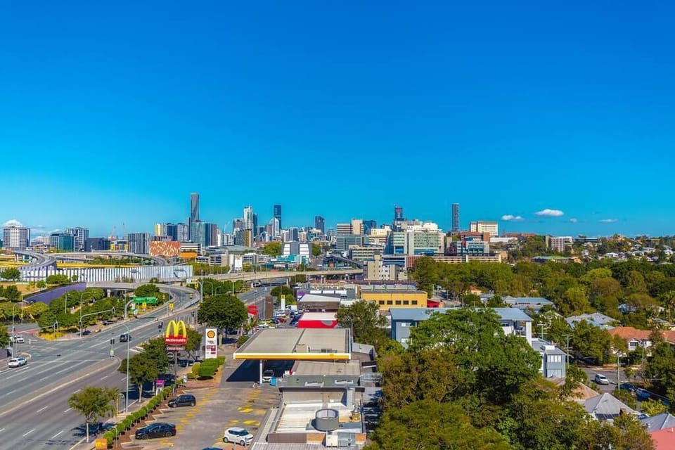 IV. 3BR 2K2S(x05x09)Stylish 3 bedroom apartment in Windsor, Brisbane