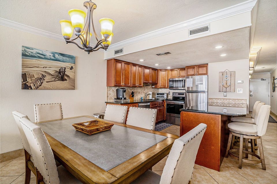 Condo, 1 Bedroom | Dining
