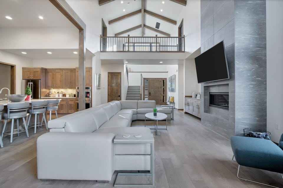 Large Great Room to Relax with Friends and Family!