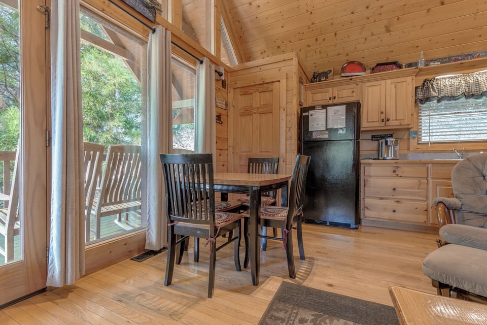 Studio (2 Bedrooms) | Property amenity