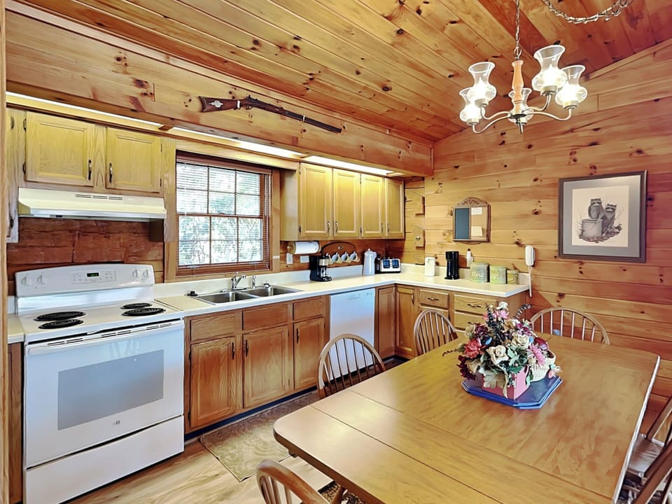 Studio (2 Bedrooms) | Property amenity