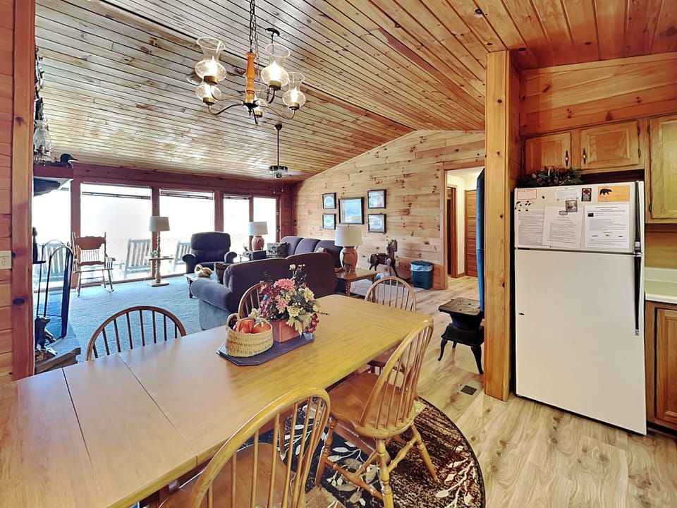 Studio (2 Bedrooms) | Property amenity