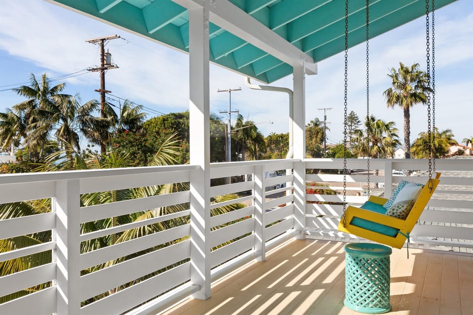 West outdoor deck - porch swing