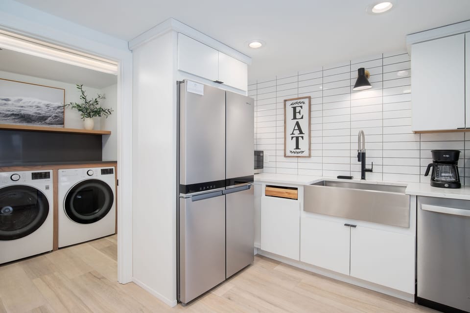 Kitchen with modern applicances