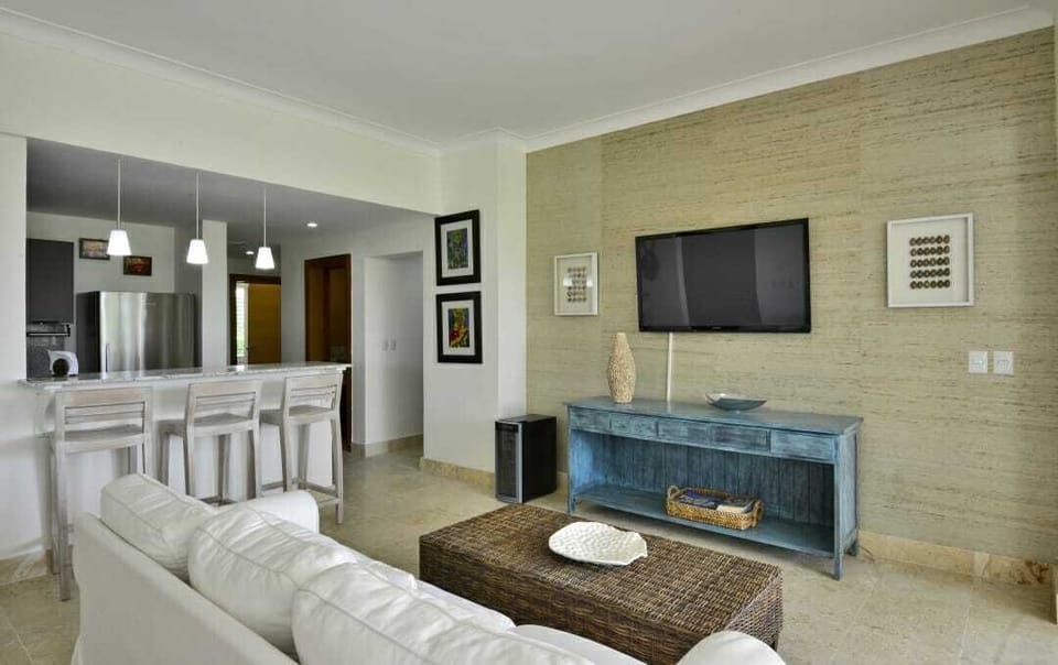 Spacious and fully-equiped apartment with golf view in exclusive beach resort (2787)