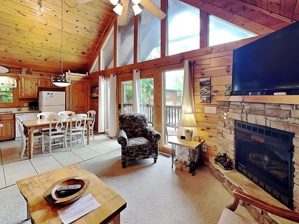 Studio (2 Bedrooms) | Front of property