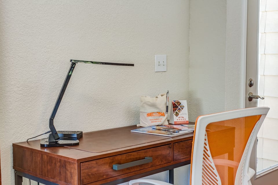 Desk For Those Who Need to Catch Up on Some Work