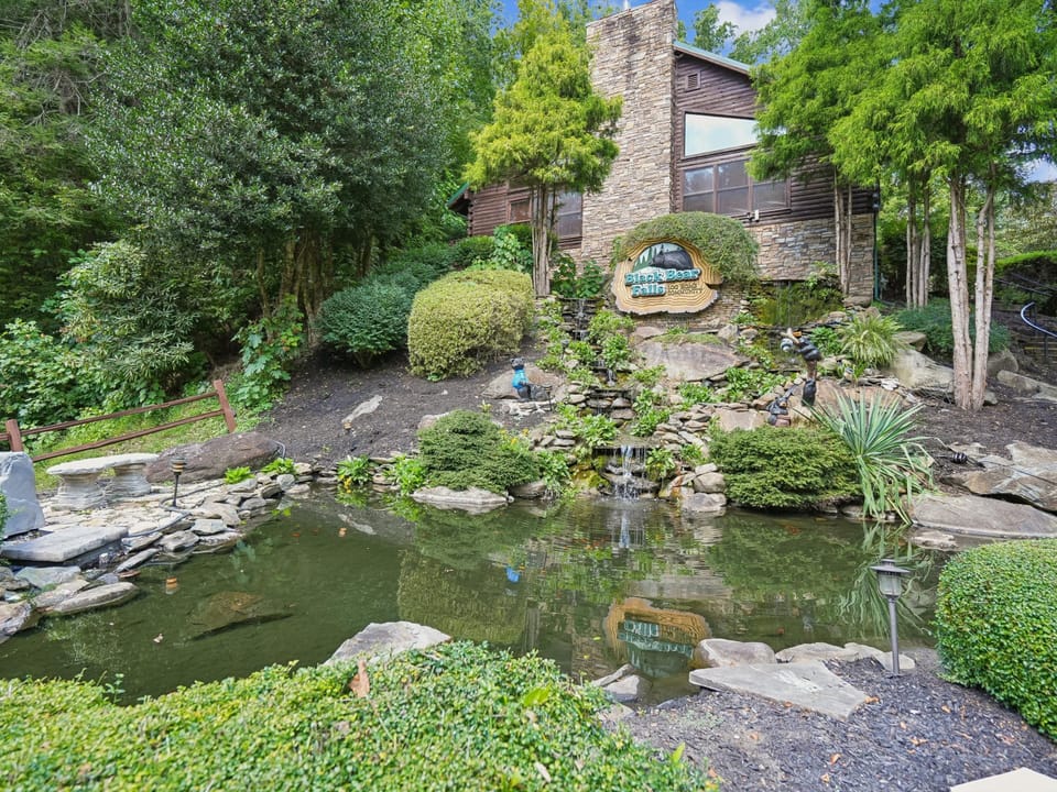 Highpoint Escape by Jackson Mountain Rentals Cabin in Gatlinburg