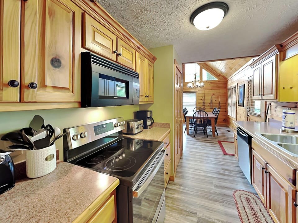 Studio (3 Bedrooms) | Property amenity