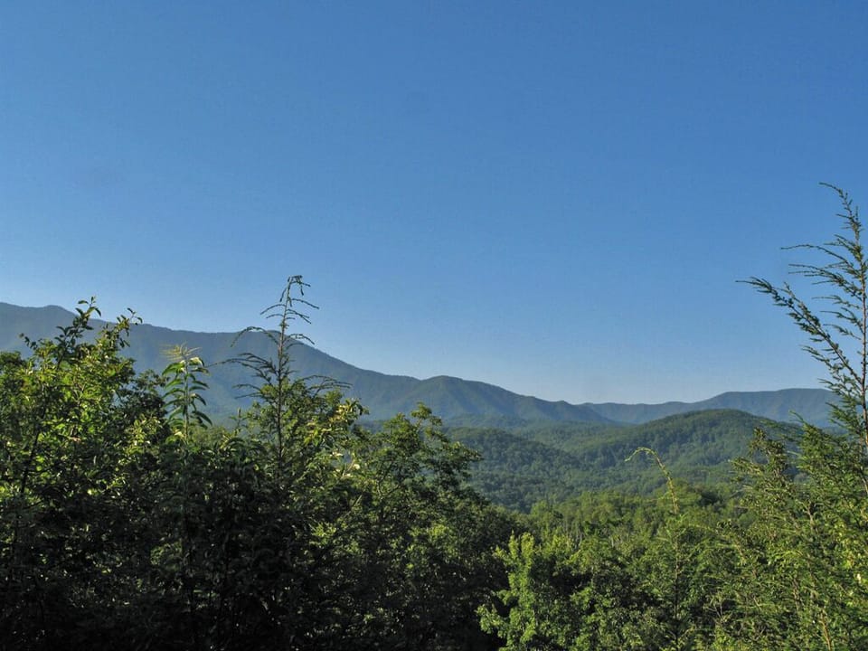 Highpoint Escape by Jackson Mountain Rentals Cabin in Gatlinburg